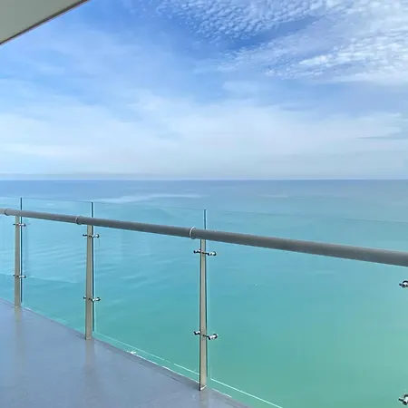 Amazing 3br With Ocean View In Marbella Cartagena